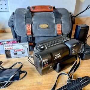 Canon ES900 8mm Video8 Camcorder + Loaded Bag Batteries Charger Tapes - Tested!